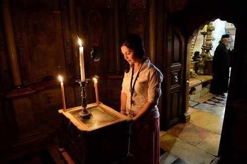 Τι άλλο θα ακούσουμε; Λιγότερη θρησκεία, περισσότερα χρήματα λέει νέα έρευνα